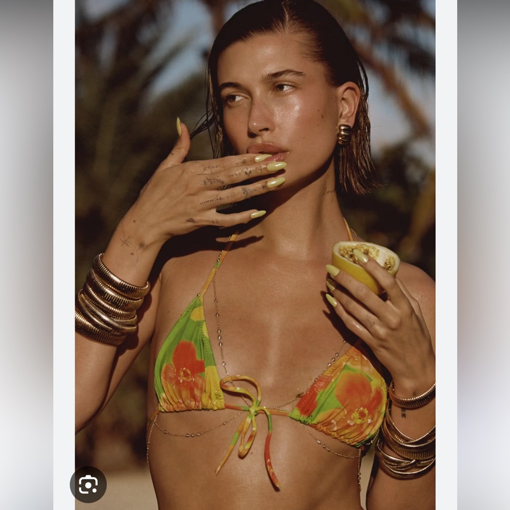NWT Heavy Manners Triangle Front Tie Bikini Top in Costa Rica, Size M